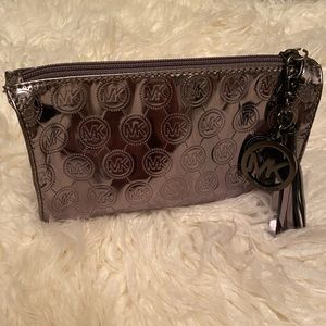 Michael Kors Gold Metallic Logo Makeup Bag 💄